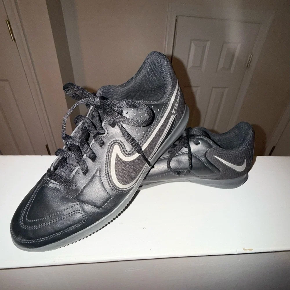 Nike Youth Tiempo Legend 9 Club Turf Soccer Shoes DA1332-004. Youth Sz: 4.5Y